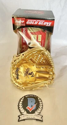 NEW YORK YANKEES DON MATTINGLY signed RAWLINGS MINI GOLD GLOVE AWARD BECKETT BAS - Image 1 of 4