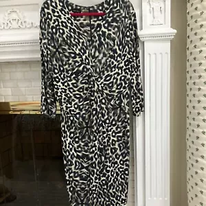 ESCADA Leopard Tierdruck Kleid, Größe 46 schwarz, grau grün neu ohne Etikett schmeichelhafter Schnitt - Bild 1 von 10