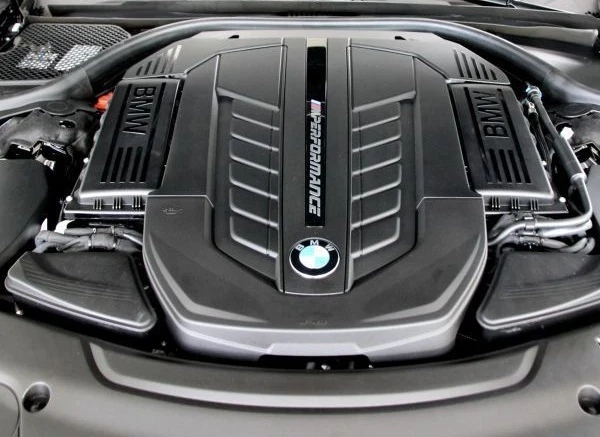 Bmw G11 G12 M760 Li X-Drive Engine N74B66A 609 PS 448 KW Moteur N74 - Image 1 of 1