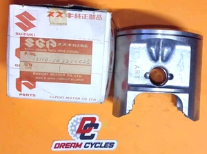 NOS Genuine Suzuki Piston Oversized .25mm 1983-1984 RM500 RM 500 12110-14221-025 - Picture 1 of 2