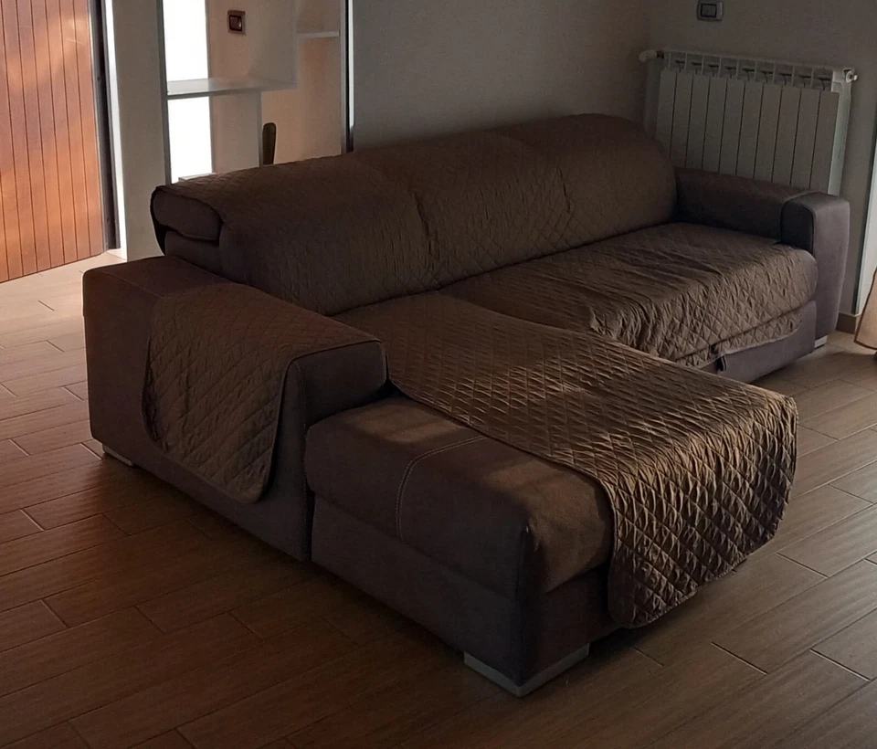 divano con cassetto contenitore e apribile - Immagine 1 di 1