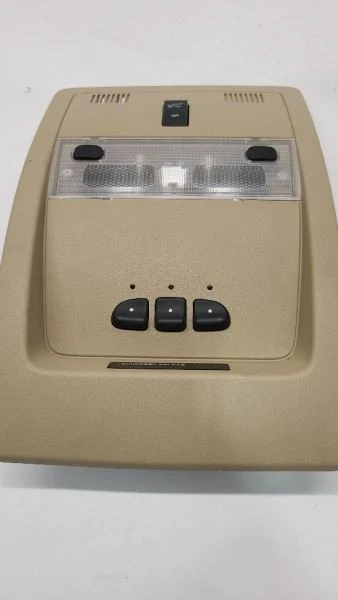 Cadillac Escalade 2007-11 consola techo delantero sin techo corredizo   Foto 1 de 4