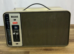 RARE VTG ELECTRO BRAND PORTABLE 8-TRACK STEREO TAPE PLAYER & RADIO MODEL 66-33 - Picture 1 of 9