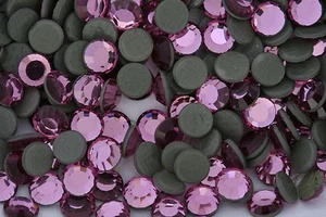 Swarovski Hotfix 2012 Rose Rhinestones 1440 pieces 6ss - Picture 1 of 2