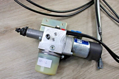 02-2008 BMW E66 745I 750LI 750I TAPA MALETERO TRASERO BOMBA DE CONTROL ELEVADOR HIDRÁULICO Foto 1 de 4