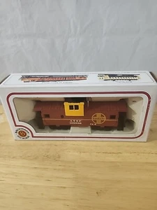 Bachmann HO Scale 36' Wide Vision Caboose-ATSF 43-1007-02 - Picture 1 of 5