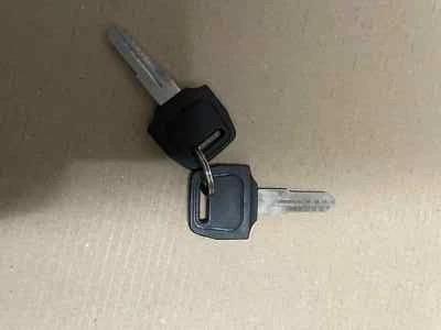 KEEWAY ARN 125 LLAVE TUERCA DERECHA 88900T9001X (GRA 84) Foto 1 de 3