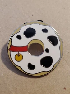 Prendedores comerciales 101 Dálmatas 2014 Parques Disney Perro Donut Comida Pin - NUEVO - Imagen 1 de 2