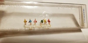 Merten Z Scale Passengers Sitting Female 6 Figures # Z 853 - Picture 1 of 2