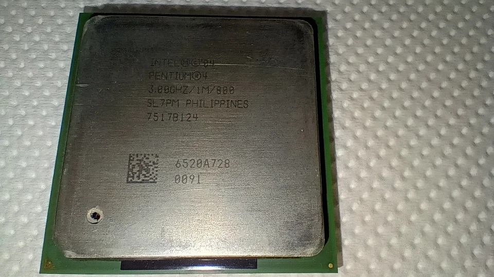 Intel Pentim 4 3.00Ghz 1MB Cache L2 - Bus 800Mhz (Socket 478) - Immagine 1 di 4