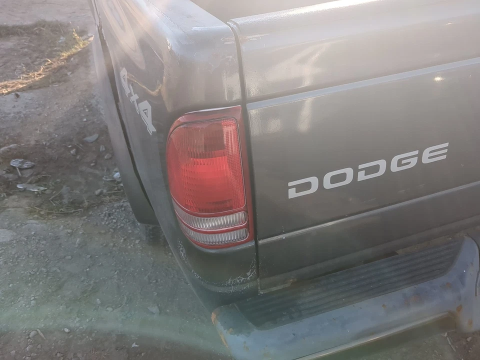 Оригинальный левый задний фонарь для Dodge Dakota 1997-2004 годов выпуска GX0XS - Изображение 1 из 3