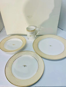 Juego de vajilla Mary Kay Golden Anniversary Bumblebee 1 lugar nuevo con caja abierta - Imagen 1 de 10