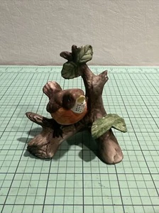 Vintage Porcelain Bird Robin on Branch Figurine BS3 - Picture 1 of 6