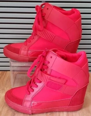 Zapatillas altas Aldo para mujer talla 7 cuña oculta rojas gamuza zapatos raros Foto 1 de 4