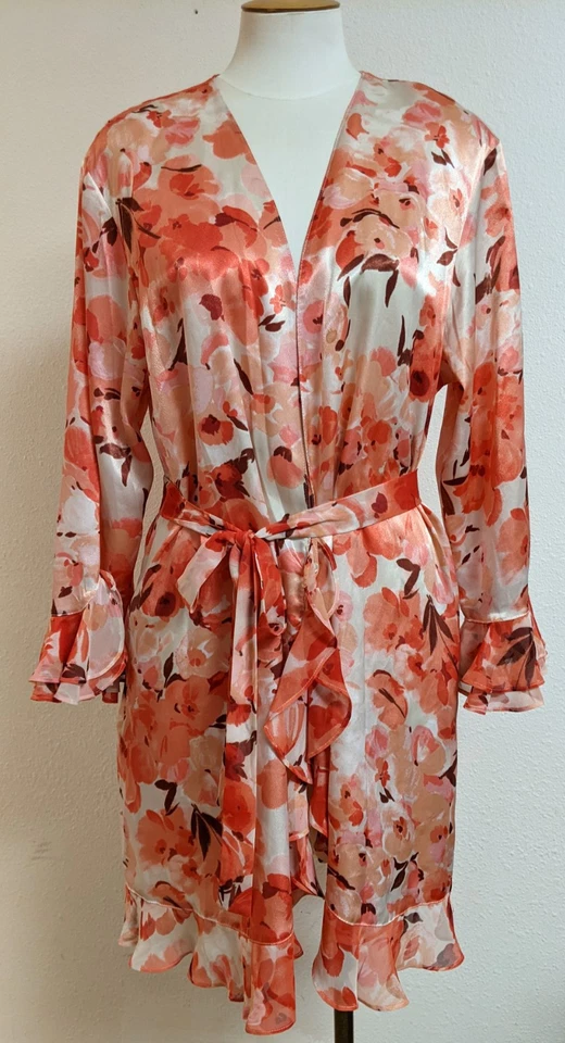 Женский халат Oscar de la Renta с розовой этикеткой и цветочным принтом с оборками LG - Изображение 1 из 4