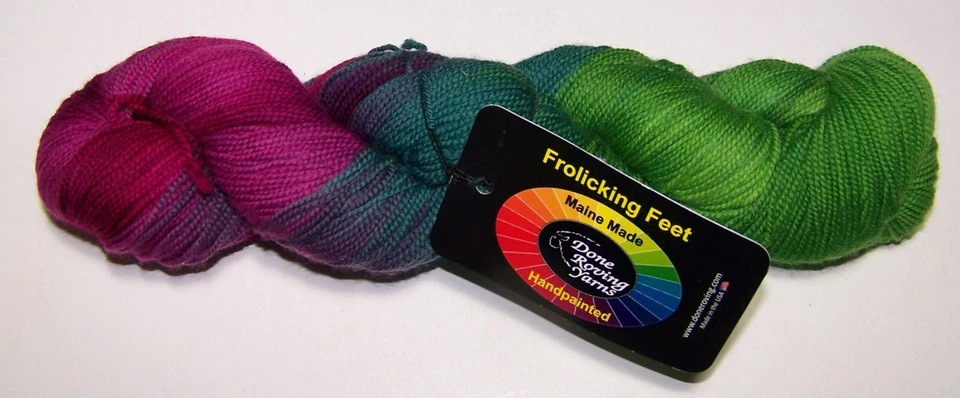 480 yardas Hecho Itinerante PIES RETOCANDO Pintado a Mano Merino Dedos Calcetín Hilo BERRY Foto 1 de 1