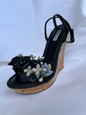 Correa de tobillo con cuña para niña ZIGI punta abierta decoración floral talla 5 vintage. Foto 1 de 4