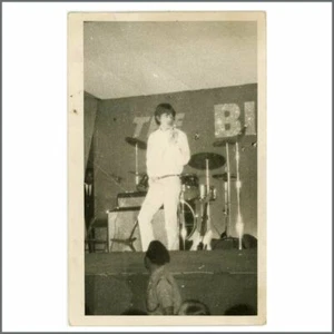 Mick Jagger 1965 Badminton Hall Vintage Snapshot Photograph (Singapore) - Bild 1 von 2