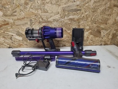 DYSON DIGITAL SLIM PET SV57 CORDLESS VACUUM CLEANER - Image 1 of 4