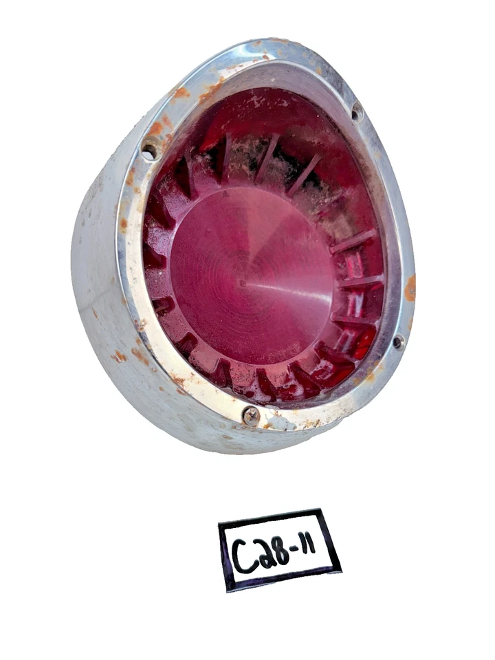 Dodge Dart Phoenix 1960 fabricante de equipos originales bisel de luz trasera y lente 102782 C28-11 Foto 1 de 4