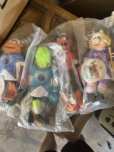 Muppets McDonalds 1995 NHL Hockey Player set Miss Piggy Animal Kermit Fozzie - Picture 1 of 13
