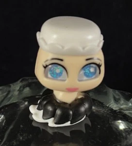 Disney Doorables - Fifi - Beauty and the Beast - Series 7 - Rare - Picture 1 of 5