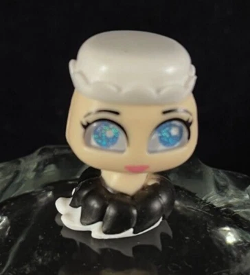 Disney Doorables - Fifi - Beauty and the Beast - Series 7 - Rare - Image 1 of 4