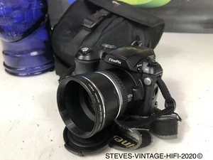 Fujifilm FinePix S5500 4MP Digital Camera + XD Card, Batteries & Bag L@@K FREE P - Picture 1 of 17