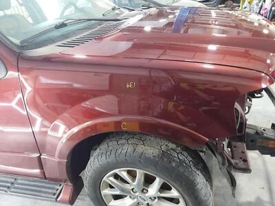 Used Front Right Fender fits: 2015 Ford Expedition w/wheel lip moulding Front Ri - Imagem 1 de 4