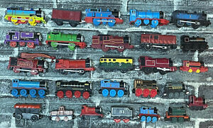 Thomas The Train • Lot Of 26! • Magnetic, Hook Ups, Diecast Wood Etc Mattel