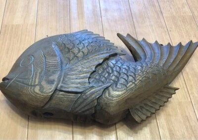 Escultura japonesa de pez tai de madera Keyaki - Decoración Irori tallada de 48 cm Foto 1 de 4