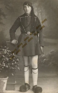 #63432 Griechenland 20er Jahre. Soldat in Trachtenuniform (Evzonos). Foto PC Größe RPP - Bild 1 von 4