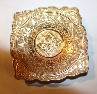 Platillo Zamak de encaje ornamentado de latón de inspiración turca Foto 1 de 4