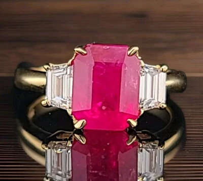 14k yellow gold Three-stone Engagement Ring 3.28ct.Natural Ruby Emerald Shape  - Image 1 of 4