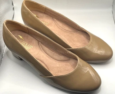 Zapatos de salón beige con aerosoles para mujer 7,5 charol tacón bloque usados una vez Foto 1 de 4