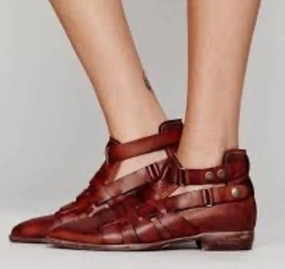 Botas FREE PEOPLE de couro tecido estilo nove 37 UE 6.5 marrom biqueira pontiaguda - Imagem 1 de 4