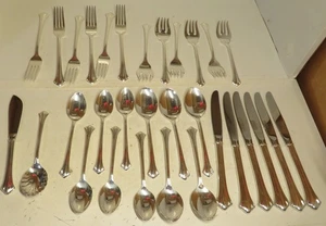 Reed & Barton Elite Parthenon Elite 1800 Silver Plate Flatware 31 Pc 5 Place Set - Bild 1 von 24