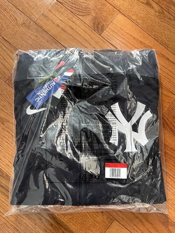 New York Yankees Nike Pre Game Therma Full Zip Hoodie Large AUTHENTIC NWT Unopen Cover