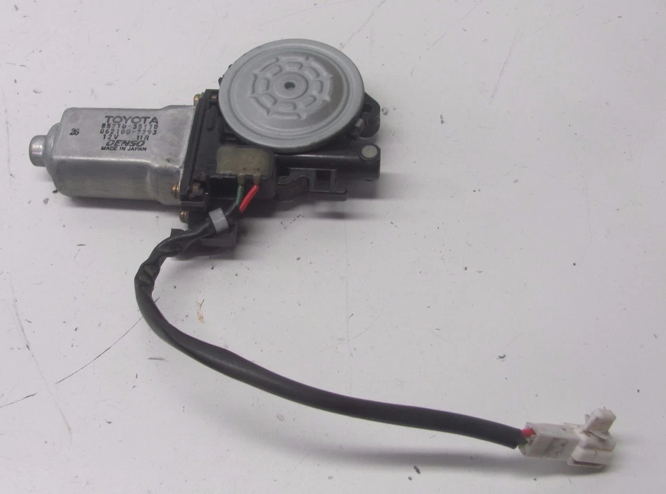 Motor regulador ventana pasajero trasero derecho Toyota 4Runner 1996-2002 OEM KM60421 Foto 1 de 4