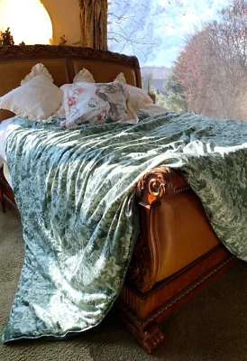 SOFT SURROUNDINGS LUXURIOUS LUSTER VELVET QUILT QUEEN - Image 1 of 4
