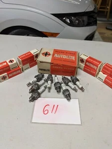 Vintage NOS Auto lite Spark Plugs 8, # AL-82 - Picture 1 of 3