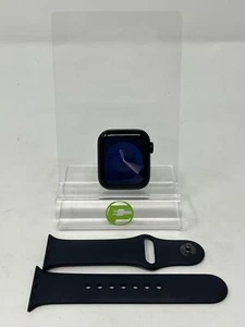 GPS Only Apple Watch SE 2nd Gen 40MM Midnight Aluminum Black Sport Band - Picture 1 of 9