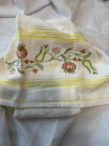 SAHINLER- 19''X38'' EMBROIDERED FLORAL HAND TURKISH TOWELS - Picture 1 of 1