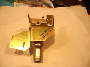 Válvula de control de agua del calentador Nissan genuino OEM 27017-B8520 DATSUN 1200 1970-73 - Imagen 1 de 4