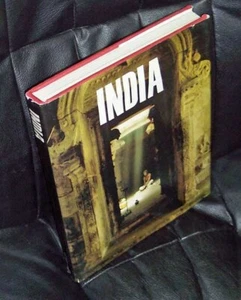 India by Touring Club Italiano. HC/DJ 1985. Oversize. English Language - Picture 1 of 1