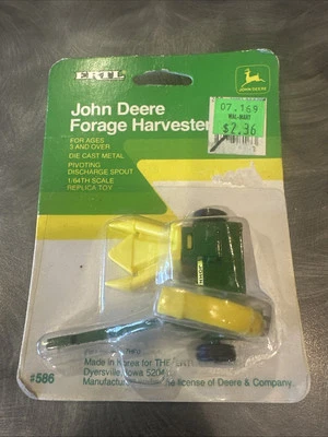 ERTL 1/64 #566 COSECHADORA DE FORRAJE JOHN DEERE CABEZA Y CAÑO AMARILLO Foto 1 de 4