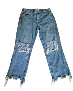FREE PEOPLE We The Free Maggie Mid Rise Straight Leg Ripped Knee Jean Size 30 - Picture 1 of 8