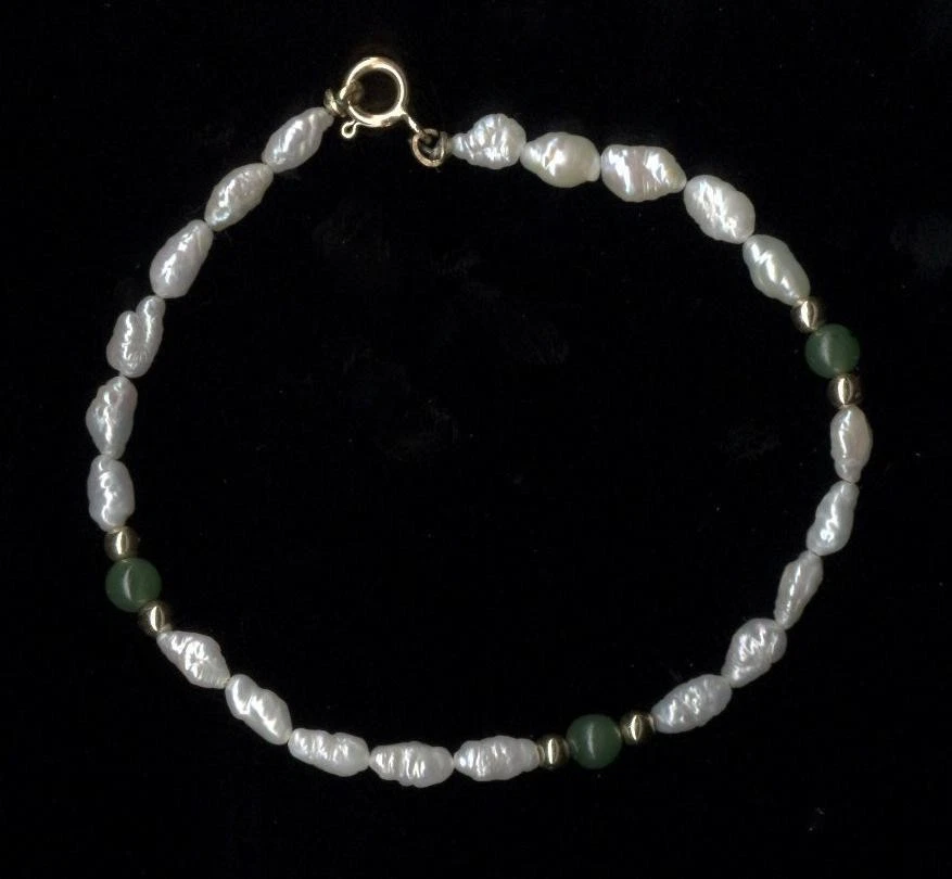 14K 2.7 Gram 6.75" Solid Yellow Gold Rice Pearl & Green Jade Strand Bracelet -hw - Image 1 of 1