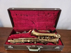 Vintage 1965 147A VITO Alto Saxaphone with Case 1 Owner - Picture 1 of 15