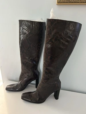 Bota de cuero para mujer talla 8 Via Spiga aspecto de piel de serpiente nueva sin caja Foto 1 de 4